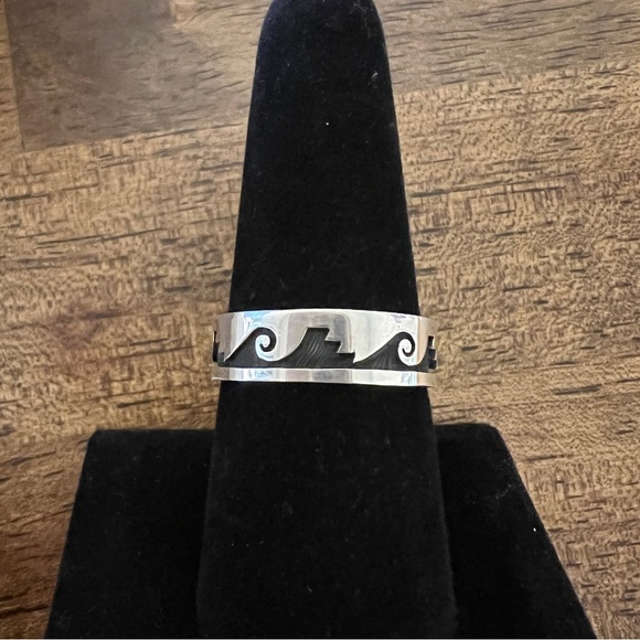 Hopi Native American Guy Josytewa Signed Overlay Sterling Silver Ring Men Unisex - Picture 2 of 10